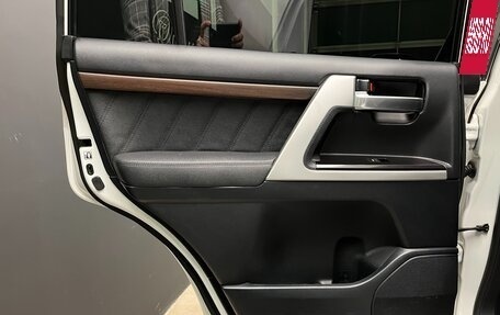 Toyota Land Cruiser 200, 2018 год, 6 300 000 рублей, 10 фотография