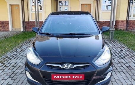 Hyundai Solaris II рестайлинг, 2011 год, 550 000 рублей, 1 фотография