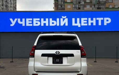 Toyota Land Cruiser Prado 150 рестайлинг 2, 2023 год, 6 000 000 рублей, 7 фотография