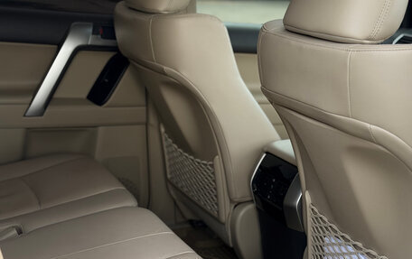 Toyota Land Cruiser Prado 150 рестайлинг 2, 2023 год, 6 000 000 рублей, 20 фотография