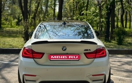 BMW M4, 2017 год, 5 850 000 рублей, 4 фотография