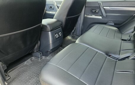 Mitsubishi Pajero IV, 2013 год, 2 330 000 рублей, 10 фотография