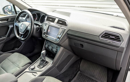 Volkswagen Tiguan II, 2017 год, 2 250 000 рублей, 10 фотография