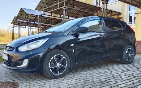 Hyundai Solaris II рестайлинг, 2011 год, 550 000 рублей, 2 фотография