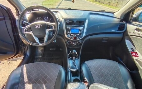 Hyundai Solaris II рестайлинг, 2011 год, 550 000 рублей, 10 фотография