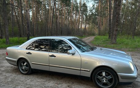 Mercedes-Benz E-Класс, 1997 год, 510 000 рублей, 3 фотография