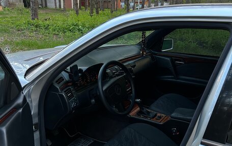 Mercedes-Benz E-Класс, 1997 год, 510 000 рублей, 5 фотография