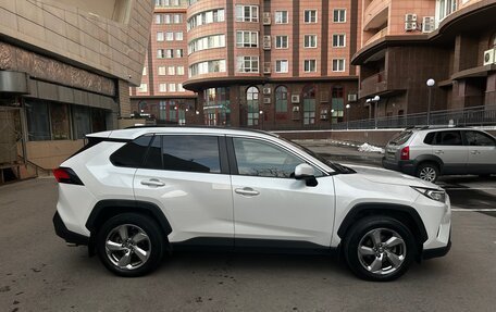 Toyota RAV4, 2020 год, 3 140 000 рублей, 4 фотография