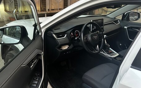 Toyota RAV4, 2020 год, 3 140 000 рублей, 8 фотография