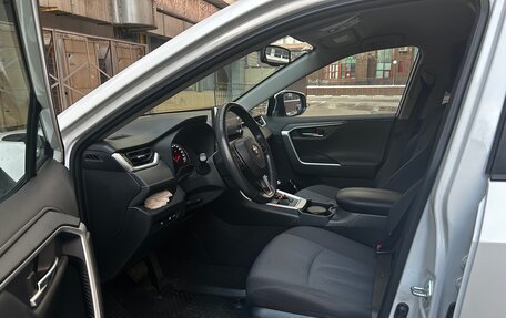 Toyota RAV4, 2020 год, 3 140 000 рублей, 13 фотография