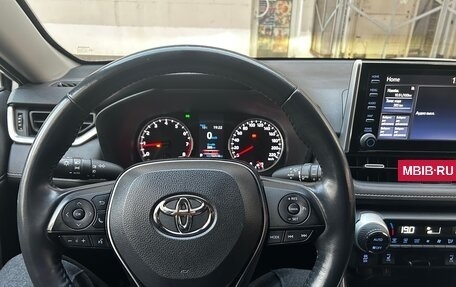 Toyota RAV4, 2020 год, 3 140 000 рублей, 12 фотография