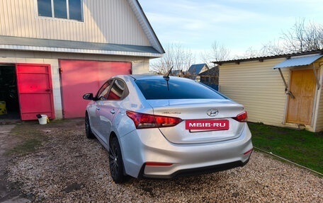 Hyundai Solaris II рестайлинг, 2017 год, 1 400 000 рублей, 3 фотография