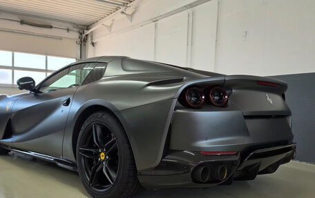 Ferrari 812, 2024 год, 67 000 000 рублей, 6 фотография