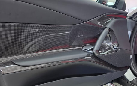 Ferrari 812, 2024 год, 67 000 000 рублей, 10 фотография