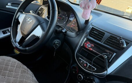 Hyundai Solaris II рестайлинг, 2013 год, 600 000 рублей, 21 фотография