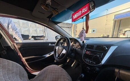 Hyundai Solaris II рестайлинг, 2013 год, 600 000 рублей, 20 фотография