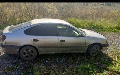 Toyota Avensis III рестайлинг, 2000 год, 150 000 рублей, 3 фотография