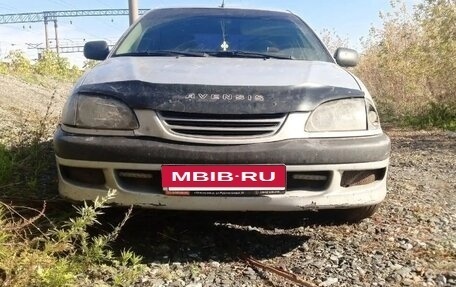 Toyota Avensis III рестайлинг, 2000 год, 150 000 рублей, 2 фотография