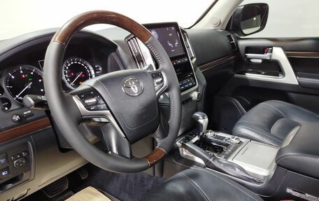Toyota Land Cruiser 200, 2016 год, 5 600 000 рублей, 22 фотография