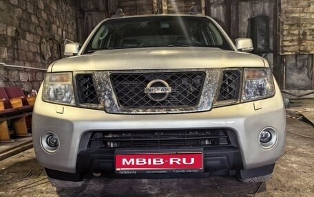 Nissan Navara (Frontier), 2011 год, 1 600 000 рублей, 1 фотография