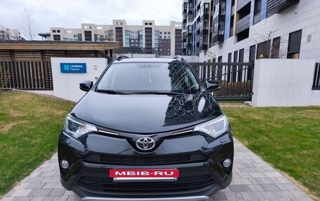 Toyota RAV4, 2016 год, 2 399 000 рублей, 2 фотография