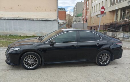 Toyota Camry, 2021 год, 3 300 000 рублей, 4 фотография