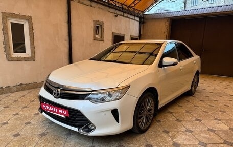 Toyota Camry, 2016 год, 1 360 000 рублей, 2 фотография