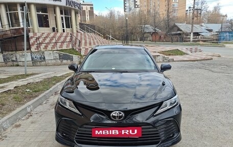 Toyota Camry, 2021 год, 3 300 000 рублей, 5 фотография