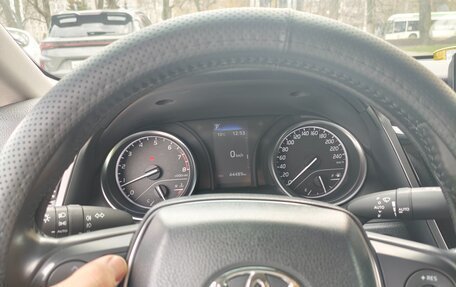 Toyota Camry, 2021 год, 3 300 000 рублей, 12 фотография