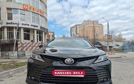 Toyota Camry, 2021 год, 3 300 000 рублей, 6 фотография