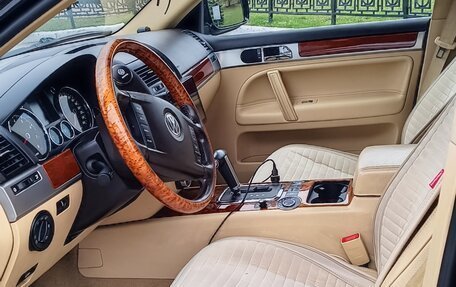 Volkswagen Touareg III, 2005 год, 900 000 рублей, 21 фотография