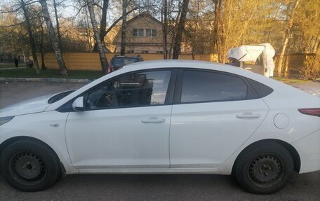 Hyundai Solaris II рестайлинг, 2019 год, 1 200 000 рублей, 7 фотография