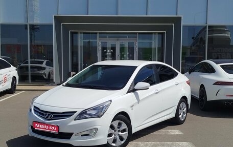 Hyundai Solaris II рестайлинг, 2015 год, 1 090 000 рублей, 1 фотография