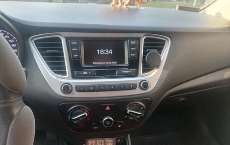 Hyundai Solaris II рестайлинг, 2019 год, 1 200 000 рублей, 16 фотография