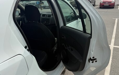 Renault Logan II, 2017 год, 750 000 рублей, 7 фотография