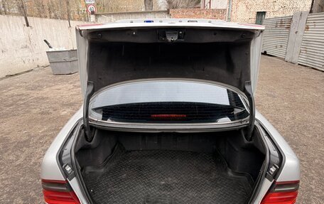Mercedes-Benz E-Класс, 2000 год, 390 000 рублей, 3 фотография