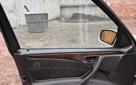 Mercedes-Benz E-Класс, 2000 год, 390 000 рублей, 2 фотография