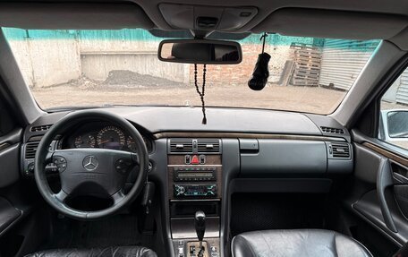 Mercedes-Benz E-Класс, 2000 год, 390 000 рублей, 8 фотография