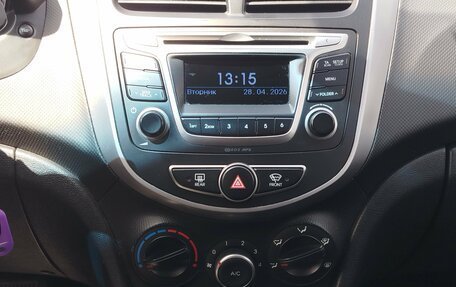 Hyundai Solaris II рестайлинг, 2015 год, 1 090 000 рублей, 13 фотография