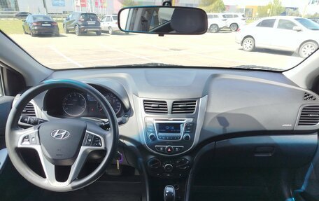 Hyundai Solaris II рестайлинг, 2015 год, 1 090 000 рублей, 12 фотография