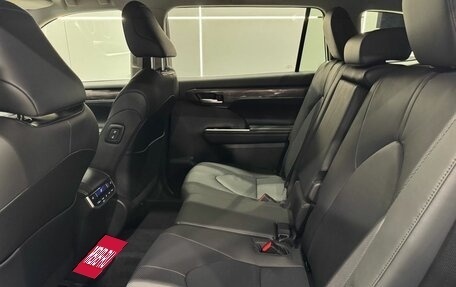 Toyota Highlander, 2026 год, 5 750 000 рублей, 22 фотография
