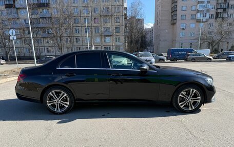 Mercedes-Benz E-Класс, 2019 год, 2 450 000 рублей, 2 фотография