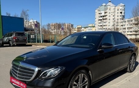 Mercedes-Benz E-Класс, 2019 год, 2 450 000 рублей, 4 фотография