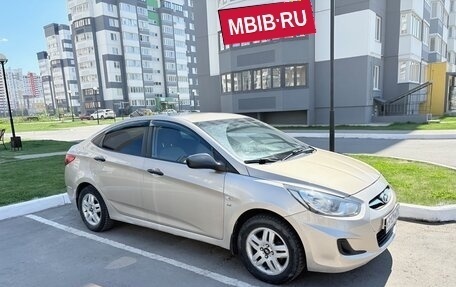 Hyundai Solaris II рестайлинг, 2011 год, 630 000 рублей, 2 фотография