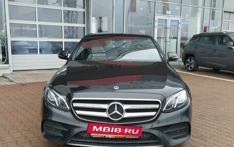 Mercedes-Benz E-Класс, 2018 год, 2 649 000 рублей, 2 фотография