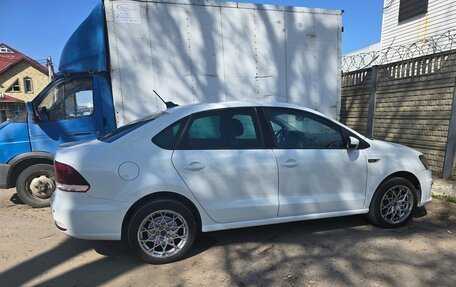 Volkswagen Polo VI (EU Market), 2018 год, 1 050 000 рублей, 2 фотография