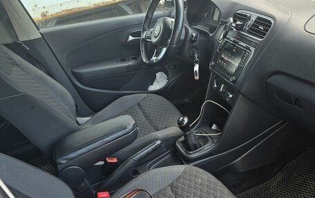 Volkswagen Polo VI (EU Market), 2018 год, 1 050 000 рублей, 7 фотография