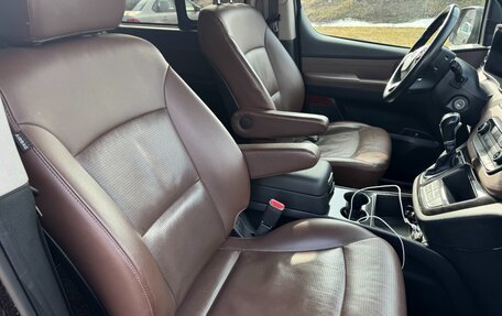 Hyundai Grand Starex Grand Starex I рестайлинг 2, 2018 год, 3 100 000 рублей, 5 фотография