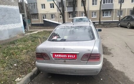Mercedes-Benz E-Класс, 1999 год, 267 000 рублей, 3 фотография