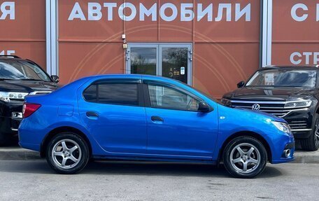 Renault Logan II, 2018 год, 1 060 000 рублей, 4 фотография